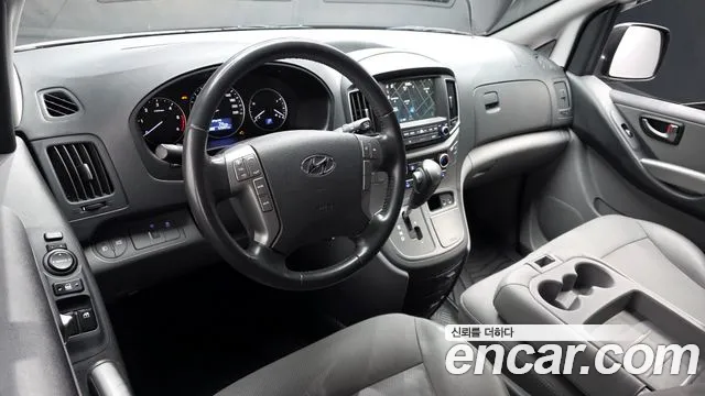 Hyundai Starex 2018 — фото 10