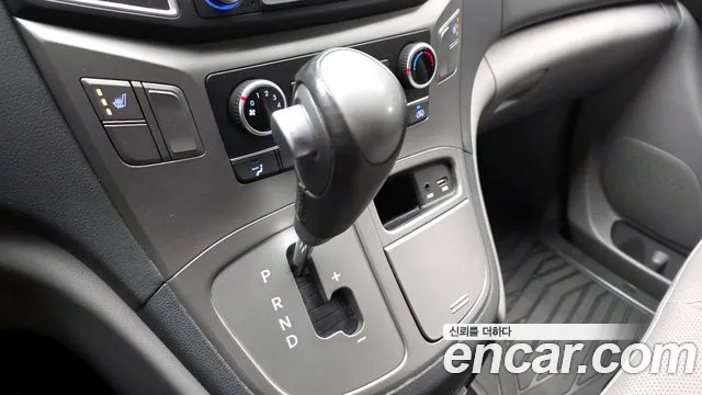 Hyundai Starex 2018 — фото 12