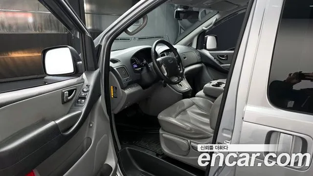 Hyundai Starex 2018 — фото 13