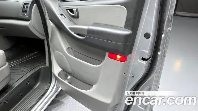 Hyundai Starex 2018 — фото 15
