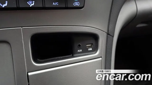 Hyundai Starex 2018 — фото 16