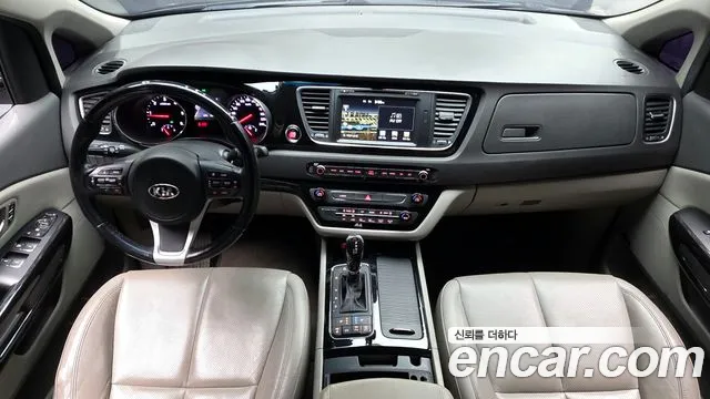 Kia Canival 2016 — фото 10