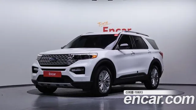 Ford Explorer 2021 — фото 1