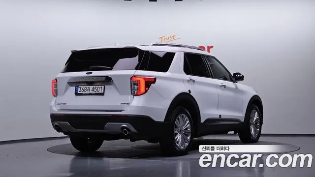 Ford Explorer 2021 — фото 2