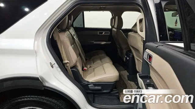 Ford Explorer 2021 — фото 18