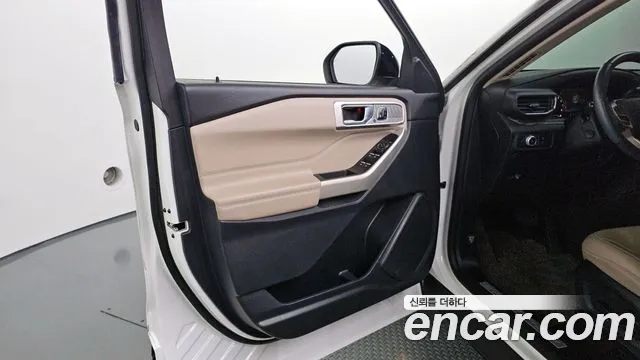 Ford Explorer 2021 — фото 14