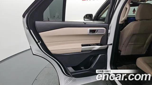 Ford Explorer 2021 — фото 15