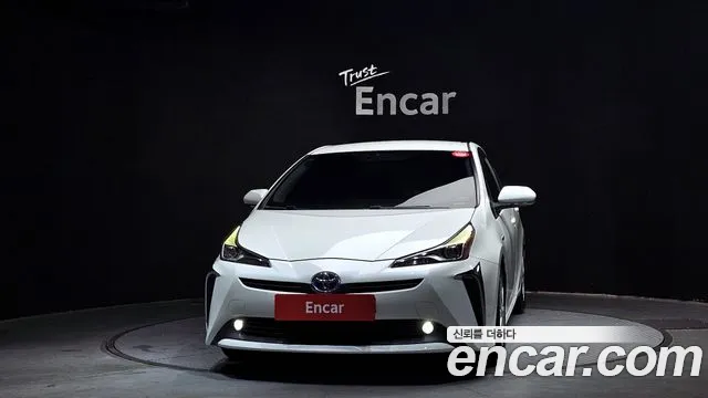 Toyota Prius 2019 — фото 3