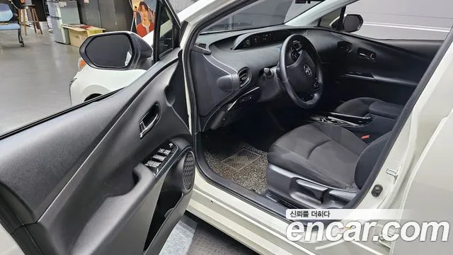 Toyota Prius 2019 — фото 13