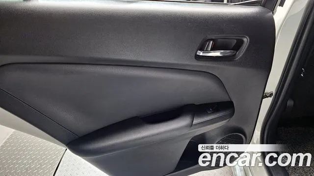 Toyota Prius 2019 — фото 15