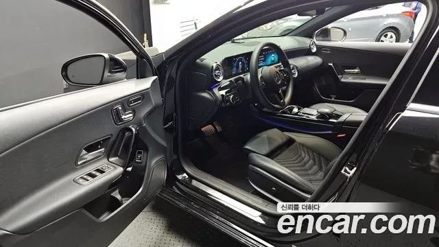 Mercedes-Benz A-Class 2020 — фото 10