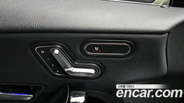 Mercedes-Benz A-Class 2020 — фото 16