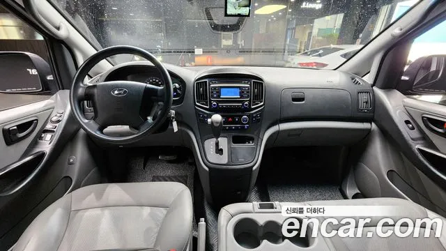 Hyundai Starex 2019 — фото 10
