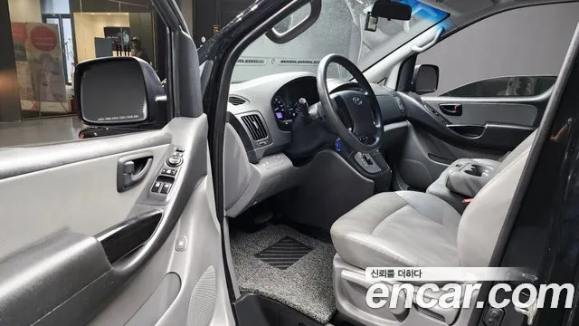 Hyundai Starex 2019 — фото 13