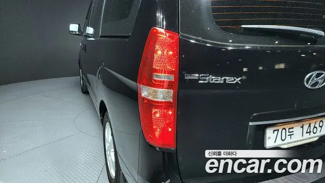Hyundai Starex 2019 — фото 9
