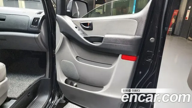 Hyundai Starex 2019 — фото 15