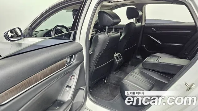 Honda Accord 2019 — фото 11