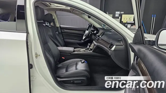 Honda Accord 2019 — фото 12
