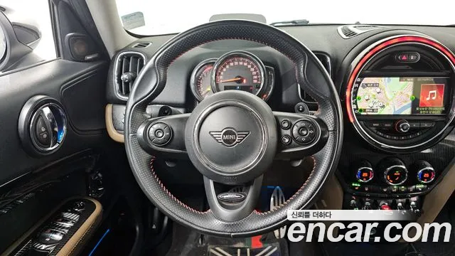 Mini Countryman 2020 — фото 19