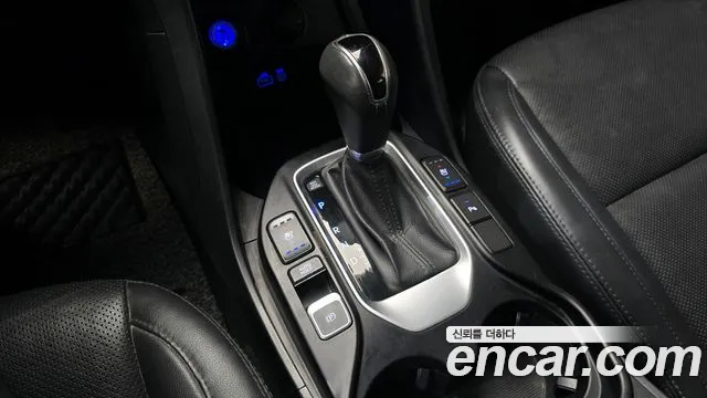 Hyundai Santafe 2016 — фото 12