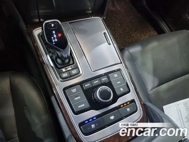 Hyundai Equus 2015 — фото 16