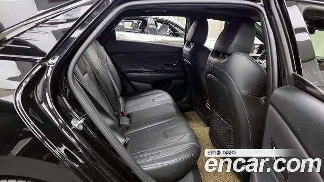 Hyundai AVANTE 2023 — фото 12