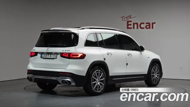 Mercedes-Benz GLB-Class 2022 — фото 1