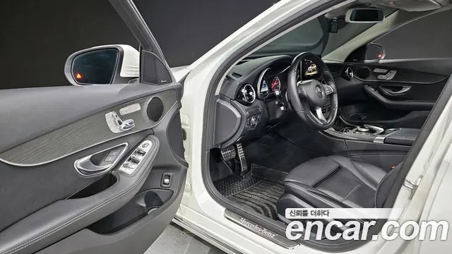Mercedes-Benz C-Class 2017 — фото 10
