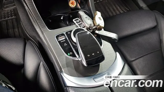 Mercedes-Benz C-Class 2017 — фото 16