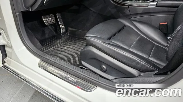 Mercedes-Benz C-Class 2017 — фото 17