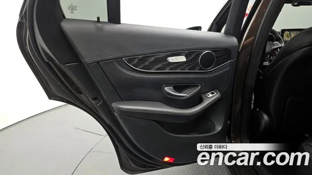 Mercedes-Benz GLC-Class 2018 — фото 15