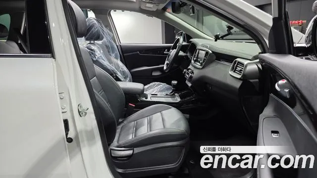 Kia Sorento 2018 — фото 18