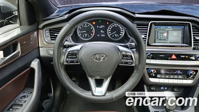 Hyundai Sonata 2018 — фото 12