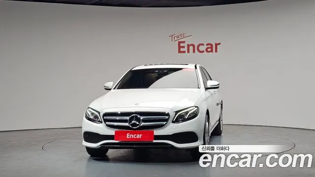 Mercedes-Benz E-Class 2017 — фото 2