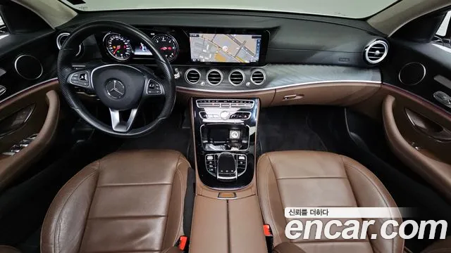 Mercedes-Benz E-Class 2017 — фото 9