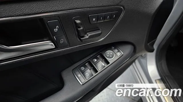 Mercedes-Benz E-Class 2012 — фото 17
