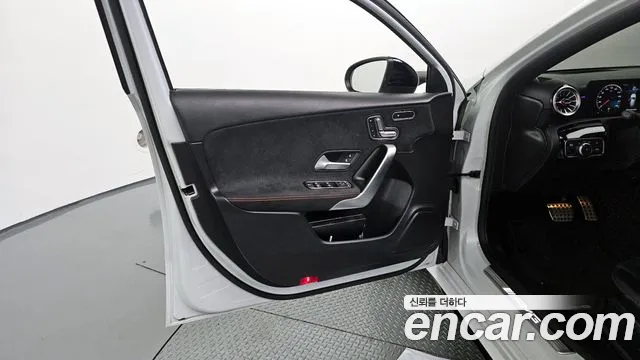 Mercedes-Benz A-Class 2021 — фото 13