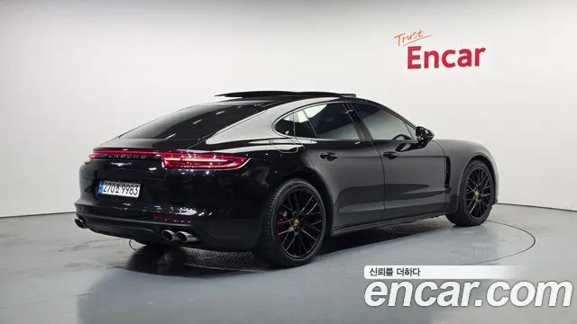 Porsche Panamera 2018 — фото 2