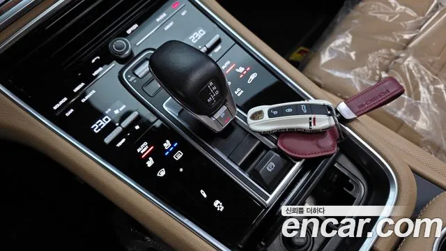 Porsche Panamera 2018 — фото 12