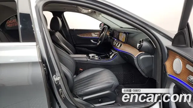 Mercedes-Benz E-Class 2020 — фото 17