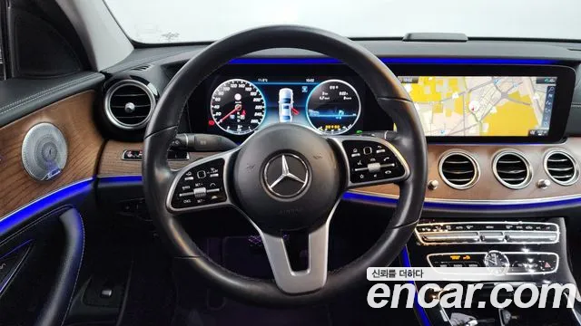 Mercedes-Benz E-Class 2020 — фото 18