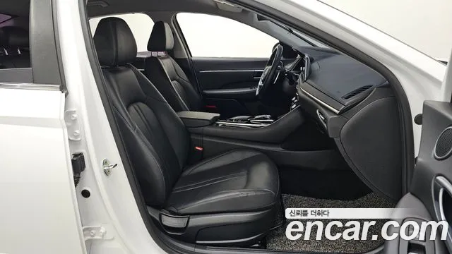 Hyundai Sonata 2021 — фото 17