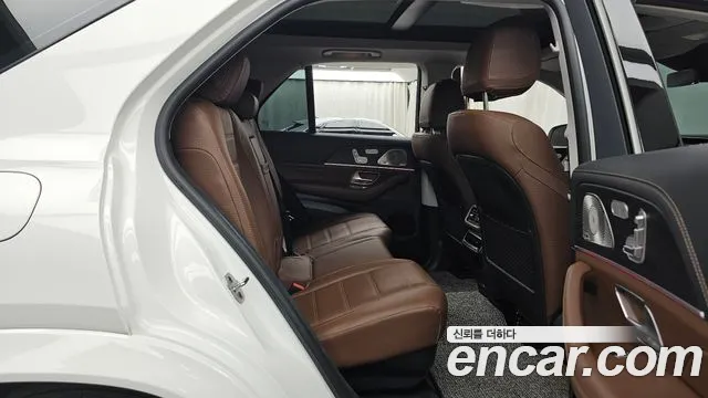 Mercedes-Benz GLE-Class 2025 — фото 18