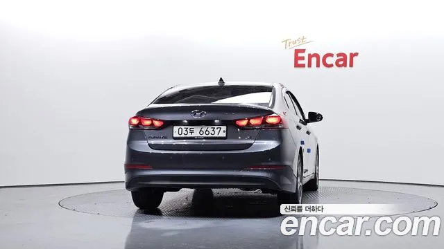Hyundai AVANTE 2018 — фото 4