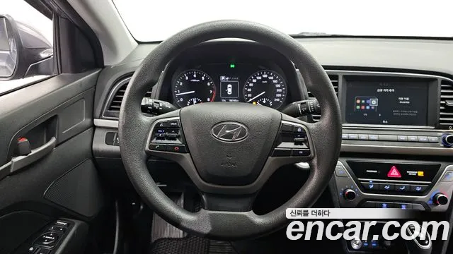 Hyundai AVANTE 2018 — фото 13