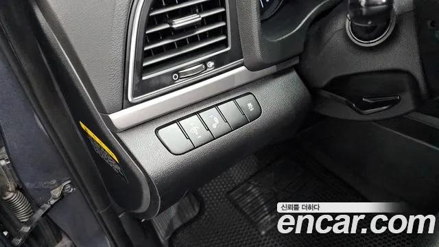Hyundai AVANTE 2018 — фото 18