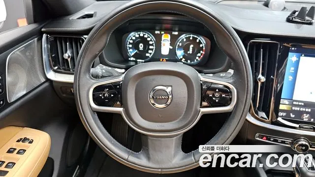 Volvo S60 2020 — фото 18