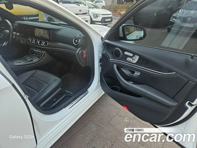 Mercedes-Benz E-Class 2021 — фото 16