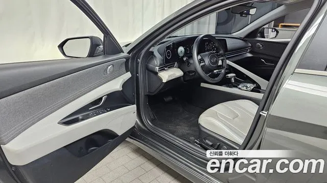 Hyundai AVANTE 2021 — фото 13