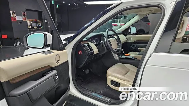 Land Rover Discovery 2019 — фото 10